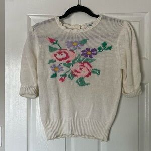 Cute vintage floral knit top size small GUC
